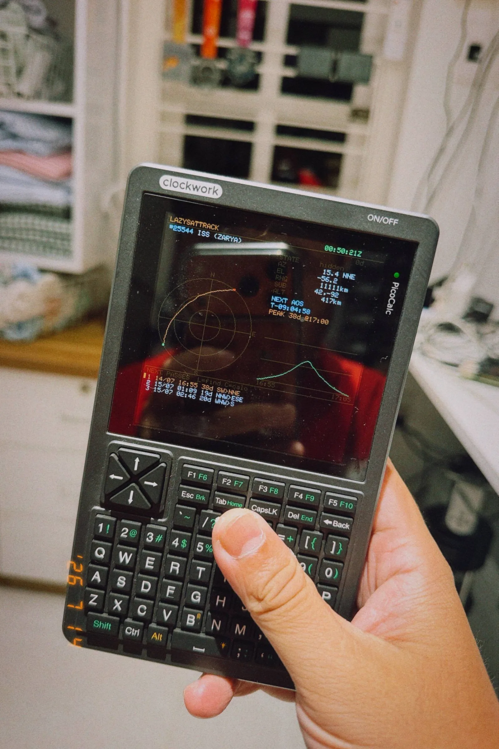 Dự đoán quỹ đạo vệ tinh được viết bằng python chạy trên micropython trên máy Picocalc