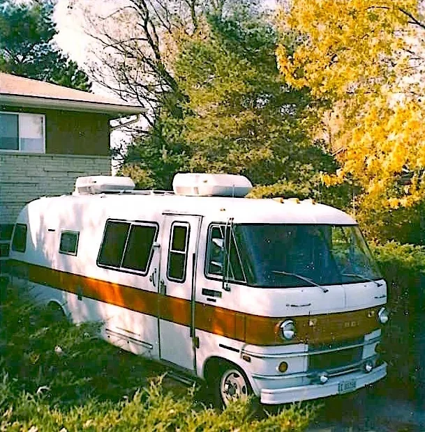 Sparky the Travco — tháng 10/1981